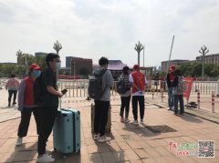 江西高校迎首批返校大学生（图）江西科技师范大学迎首批返校大学生